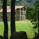 Casa rural aislada en campo en Huesca